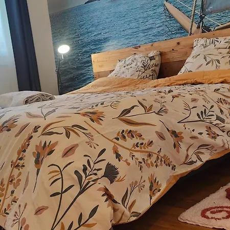 A Cozy Bedroom In An Villeurbanne